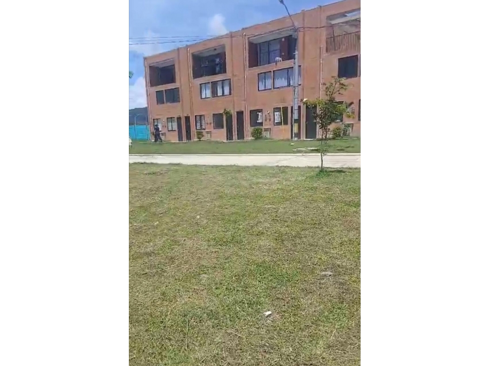 CONFORTABLE CASA EN VENTA EL CARMEN DE VIBORAL — foto 2