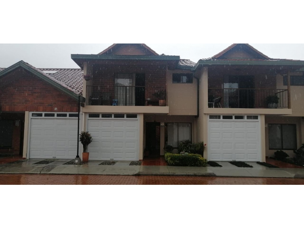 COMODA CASA EN VENTA LA CEJA