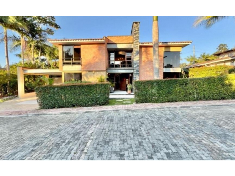 ENCANTADORA CASA CAMPESTRE EN VENTA EL RETIRO