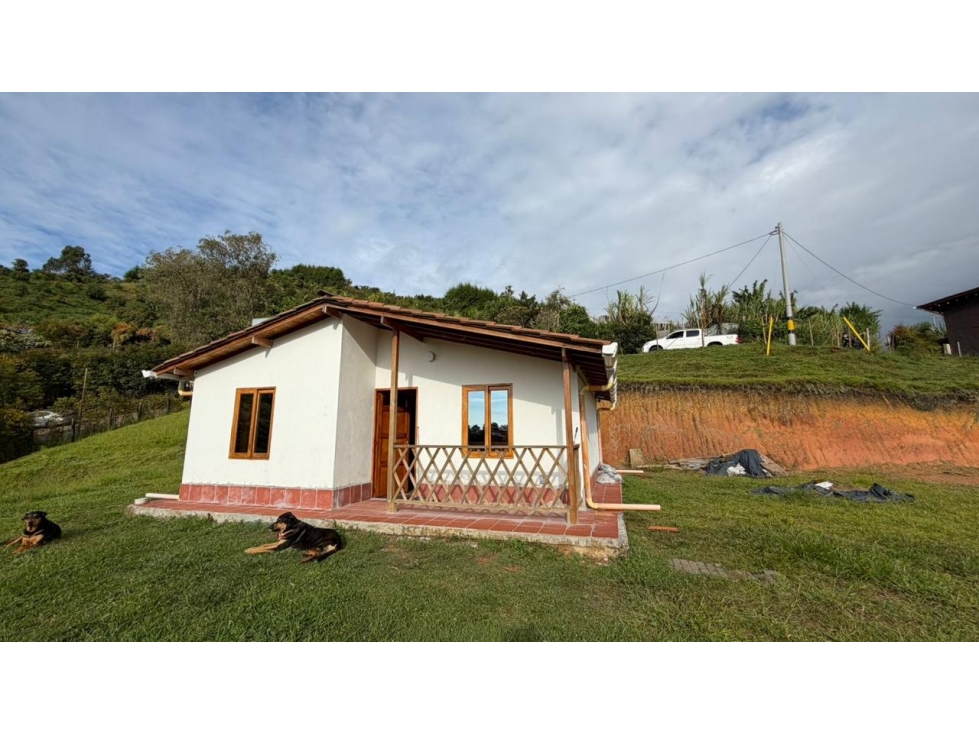 LINDA FINCA EN VENTA EL PEÑOL - 1