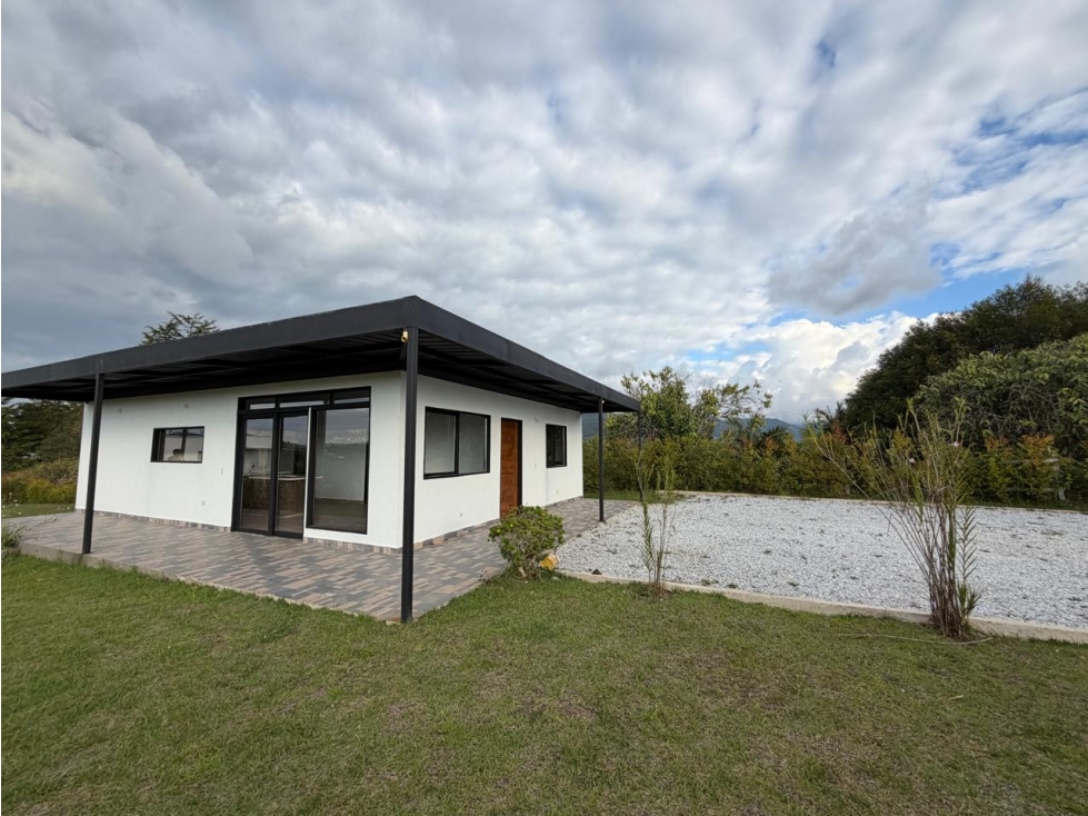 HERMOSA CASA FINCA EN VENTA EL CARMEN DE VIBORAL