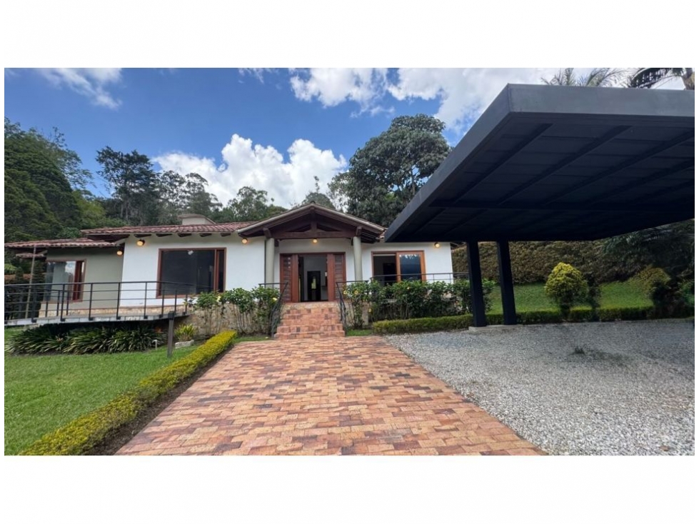 ENCANTADORA CASA CAMPESTRE EN VENTA EL RETIRO