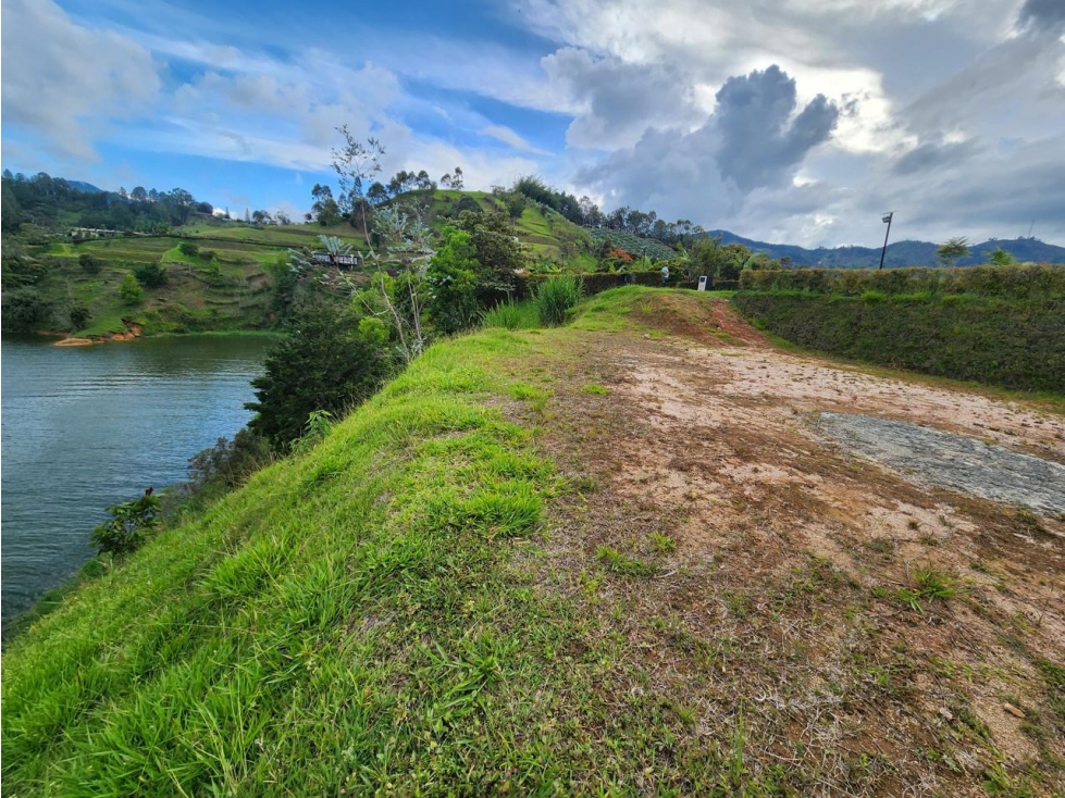 ENCANTADORES LOTES EN VENTA EL PEÑOL CON EMBALSE - 1