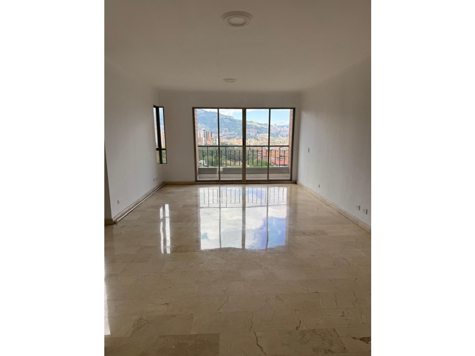 LINDO APARTAMENTO EN VENTA CON EXCELENTE UBICACION EL POBLADO