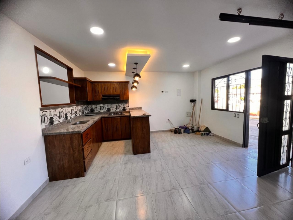 Oportunidad EN VENTA APARTAMENTO DE PRIMER PISO EN EL CARMEN DE VIBORA — foto 2