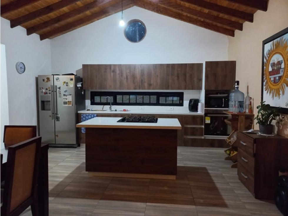 ENCANTADORA FINCA DE LUJO EN VENTA LA CEJA. HERMSOA VISTA Y VECINDARIO — foto 4