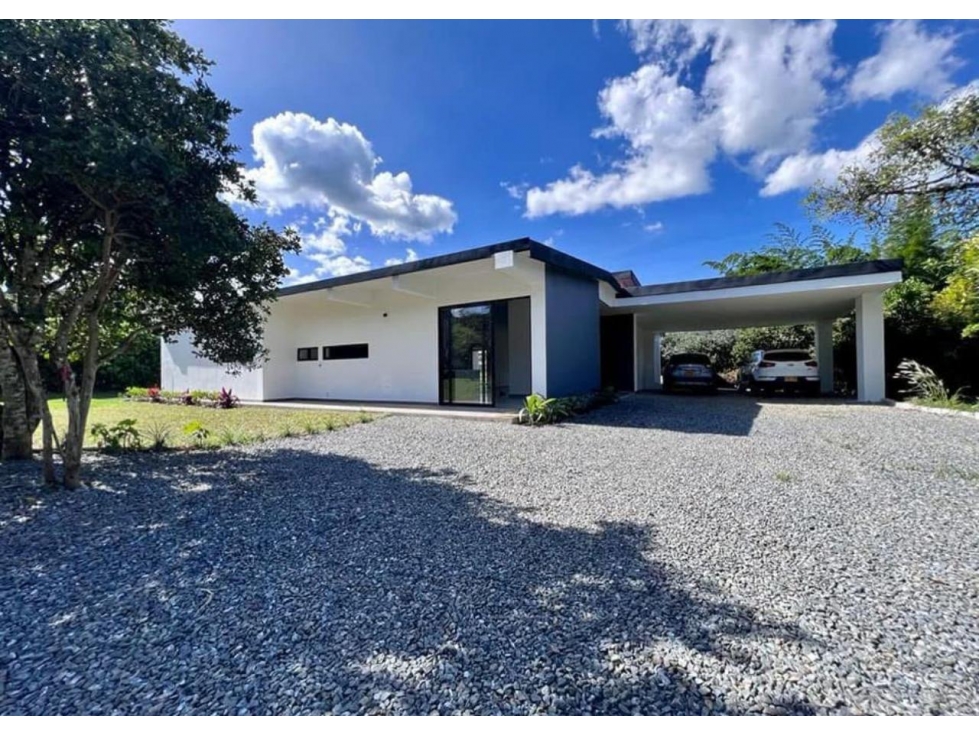 ENCANTADORA FINCA EN VENTA LA CEJA