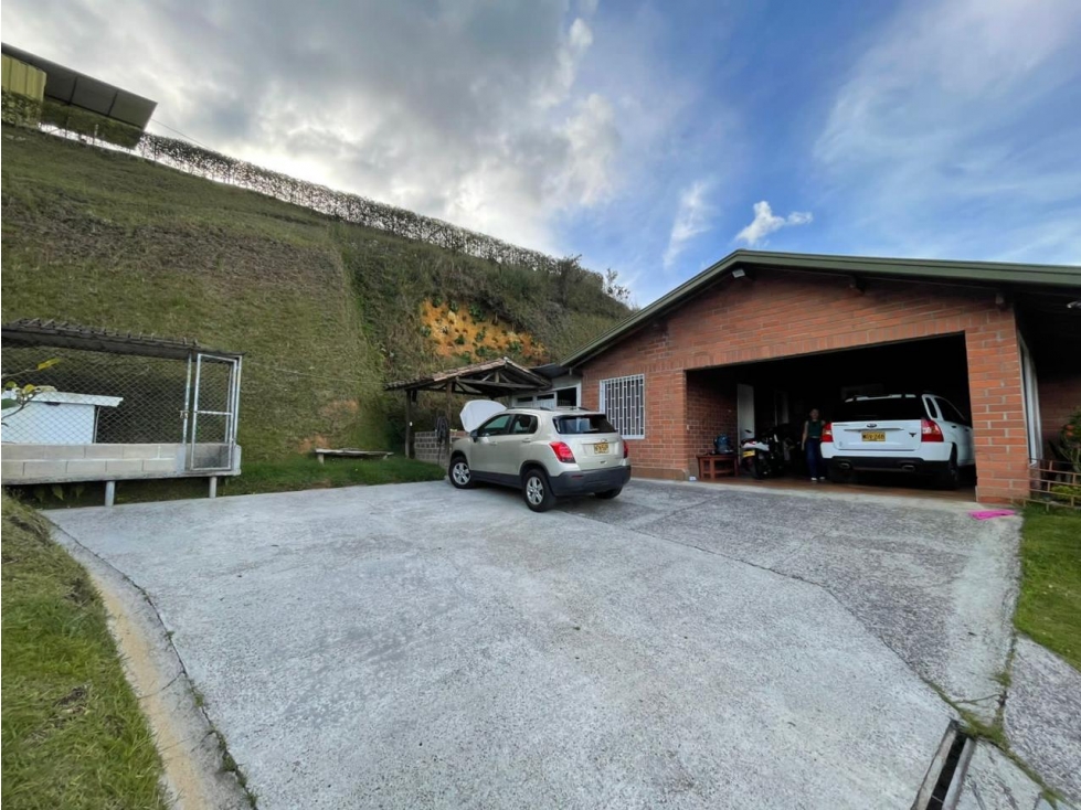 HERMOSA FINCA EN VENTA GUARNE — foto 4