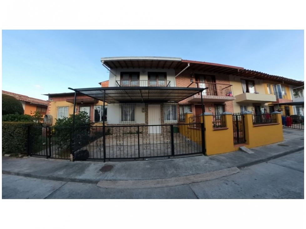 LINDA CASA EN VENTA LA CEJA
