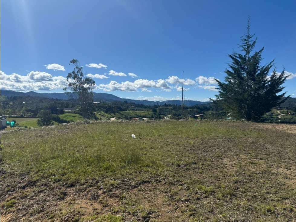 HERMOSO LOTE EN VENTA EL RETIRO DENTRO DE PARCELACION — foto 3
