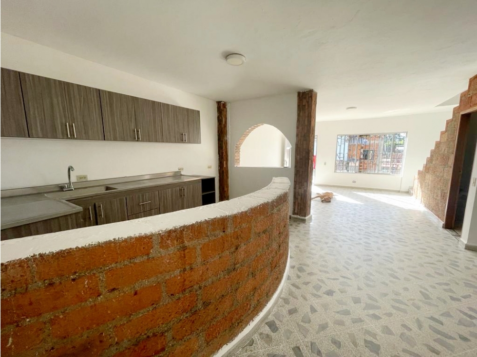 HERMOSA CASA EN VENTA DE 3 NIVELES EN CUATRO ESQUINAS-RIONEGRO
