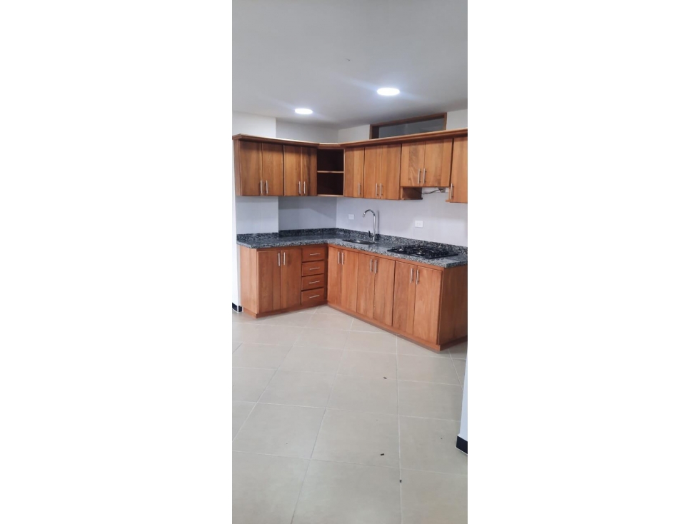 LINDA CASA PRIMER NIVEL EN VENTA EL CARMEN DE VÍBORAL — foto 2