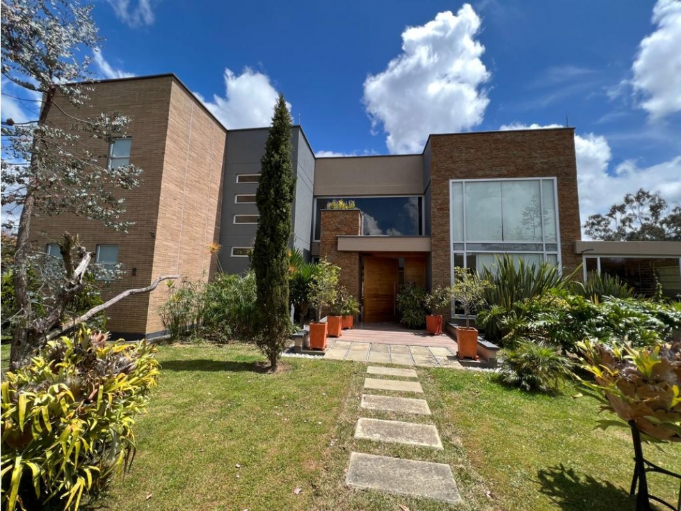ESPECTACULAR CASA EN VENTA ALTO DE PALMAS