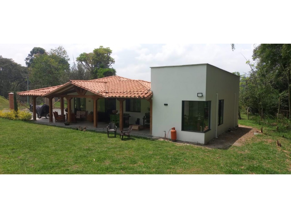 ENCANTADORA FINCA EN VENTA MARINILLA/SANTUARIO — foto 3