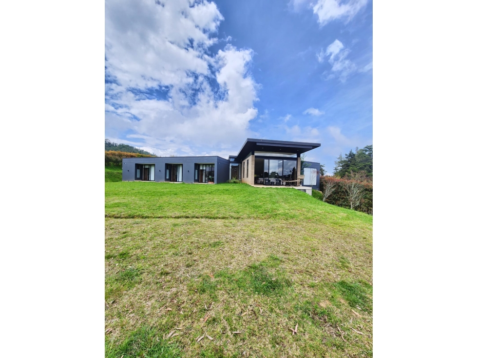 CASA FINCA EN VENTA O ARRIENDO EN EL ALTO DE LAS PALMAS-ENVIGADO — foto 2