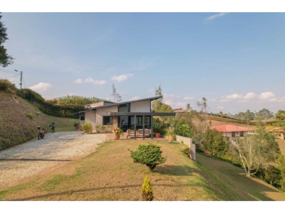 ENCANTADORA CASA CAMPESTRE EN VENTA CARMEN DE VIBORAL