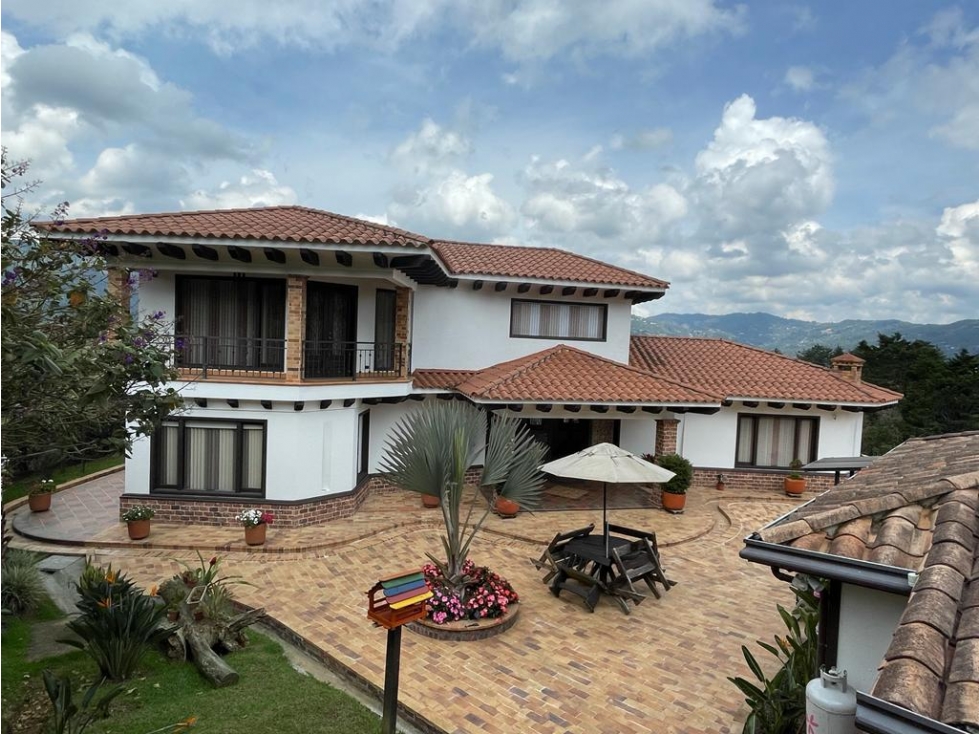 HERMOSA CASA EN VENTA EN EL RETIRO-ANTIOQUIA