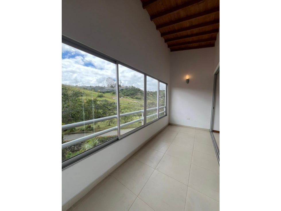 HERMOSO APARTAMENTO EN VENTA YERCER PISO EN EL CARMEN DE VIBORAL — foto 3