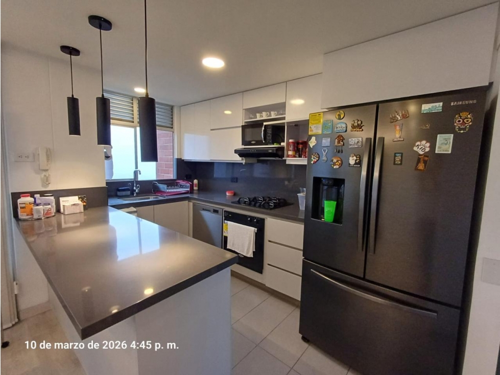 ENCANTADOR APARTAMENTO EN VENTA EN EL POBLADO MEDELLÍN — foto 2