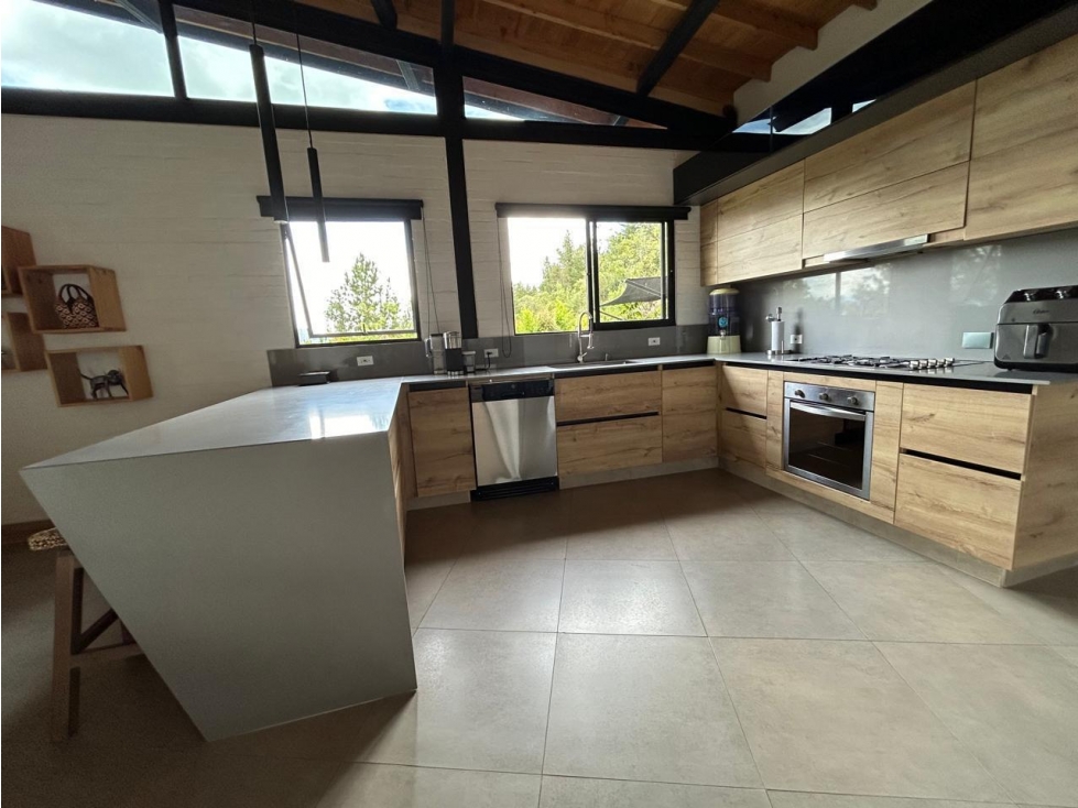 ENCANTADORA CASA FINCA EN VENTA LA CEJA — foto 2