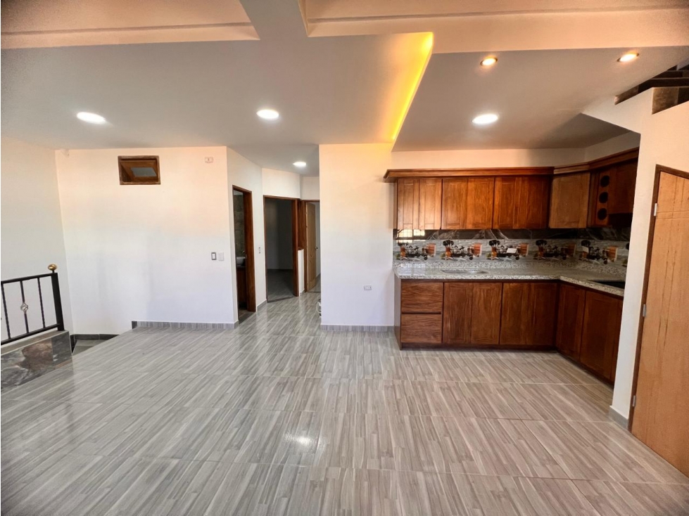CASA EN VENTA DE SEGUNDO... PISO MAS MANSARDA EL CARMEN DE VIBORAL