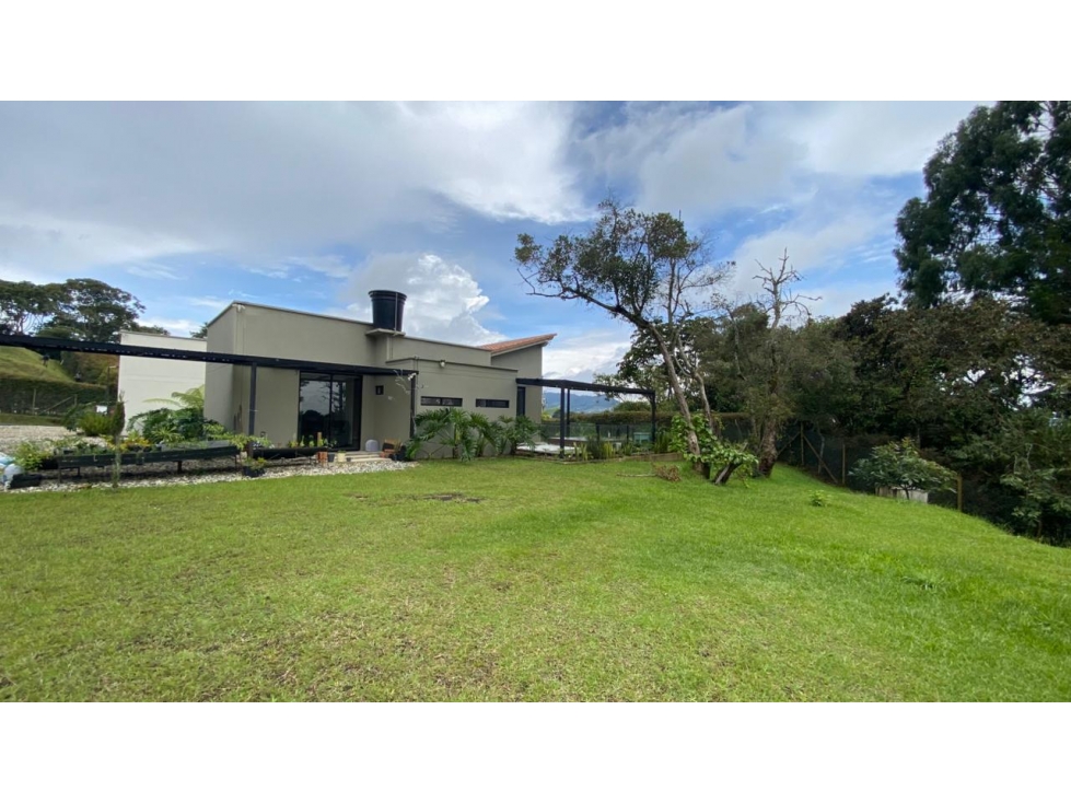ESPECTACULAR CASA FINCA EN VENTA EN EL CARMEN DE VIBORAL