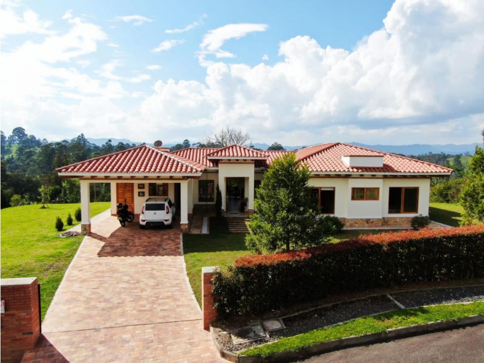 ENCANTADORA CASA FINCA EN VENTA UBICADA VÍA SAN ANTONIO LA CEJA