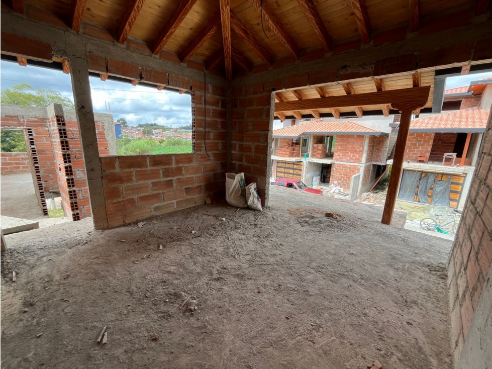 HERMOSA CASA DE TRES PLANTAS EN VENTA LA UNIÓN — foto 5