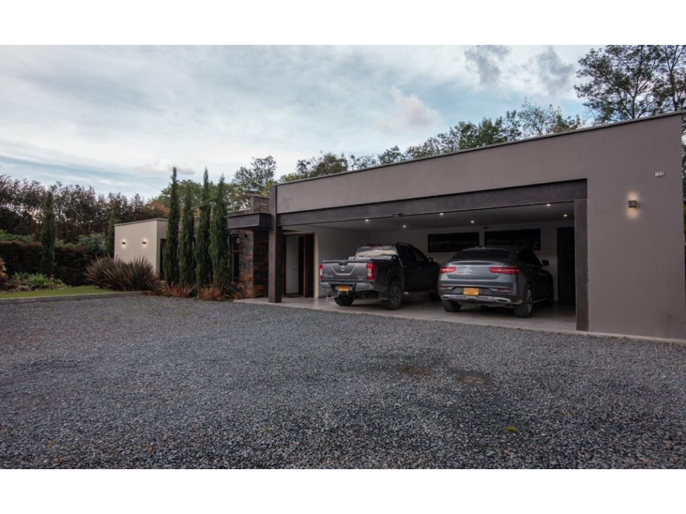 EXCELENTE CASA CAMPESTRE EN ARRIENDO CERCA MEDELLÍN - 2