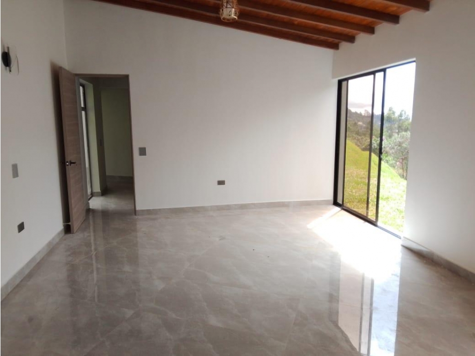 HERMOSA FINCA EN VENTA GUARNE — foto 4