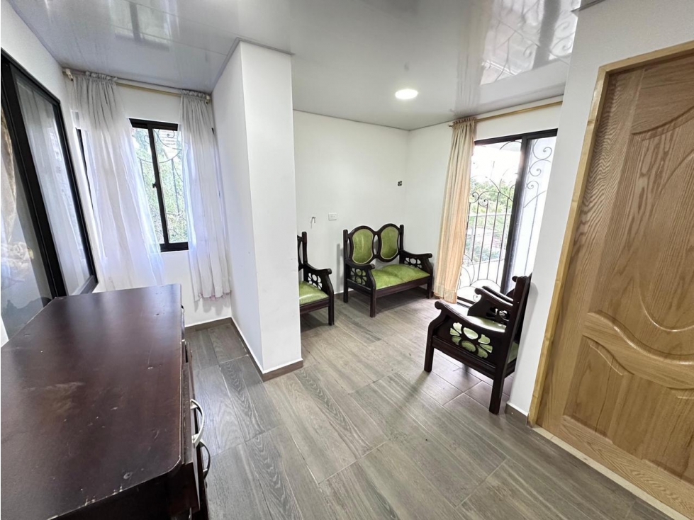 HERMOSA FINCA EN VENTA MARINILLA — foto 4