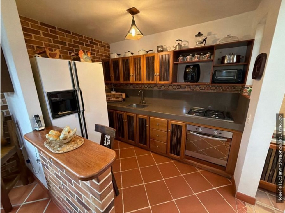 ENCANTADORA CASA ESQUINERA EN VENTA LA CEJA — foto 3