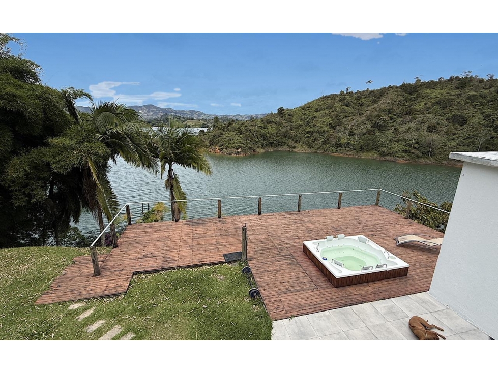 EXCLUSIVA FINCA EN VENTA EL PEÑOL CON SALIDA DIRECTA AL EMBALSE - 6