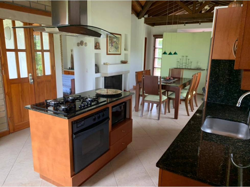HERMOSA CASA FINCA EN VENTA SECTOR CLUB LLANOGRANDE RIONEGRO ANT. — foto 5