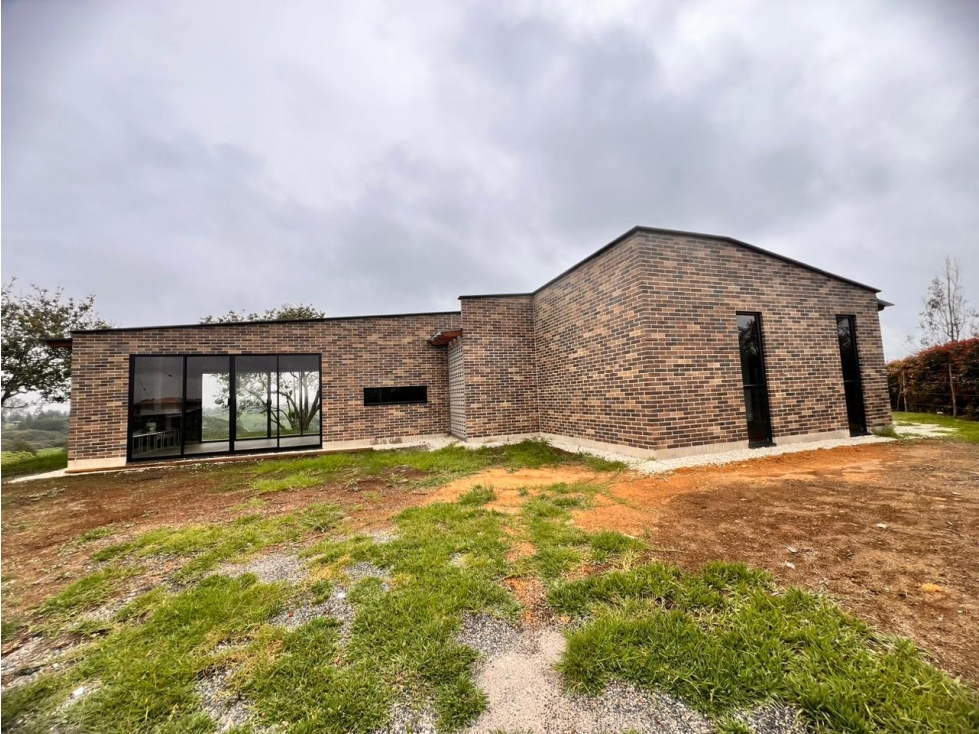 LINDA CASA FINCA CON HERMOSA VISTA EN VENTA EL CARMEN DE VIBORAL