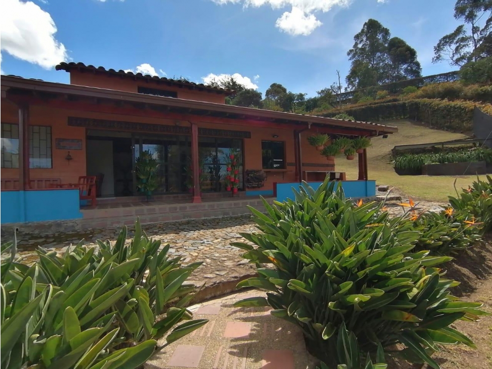 ENCANTADORA FINCA EN VENTA CERCA A LA AUTOPISTA — foto 2