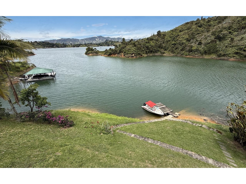 EXCLUSIVA FINCA EN VENTA EL PEÑOL CON SALIDA DIRECTA AL EMBALSE - 5