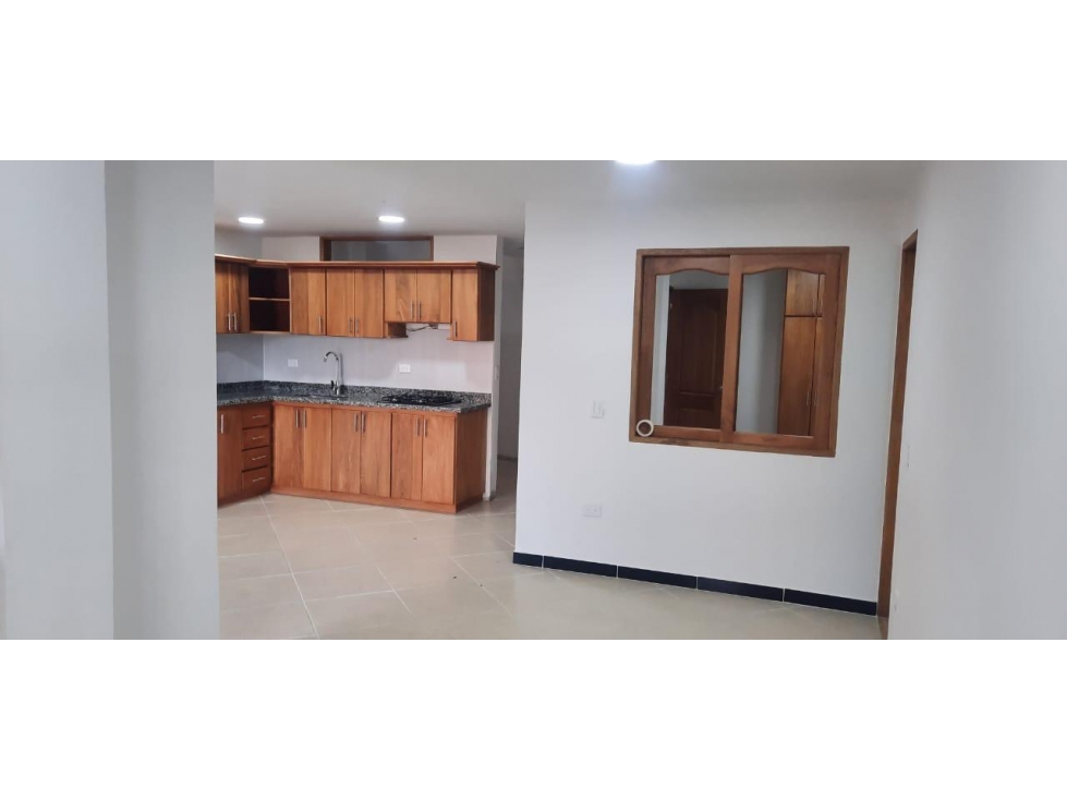 LINDA CASA PRIMER NIVEL EN VENTA EL CARMEN DE VÍBORAL — foto 5