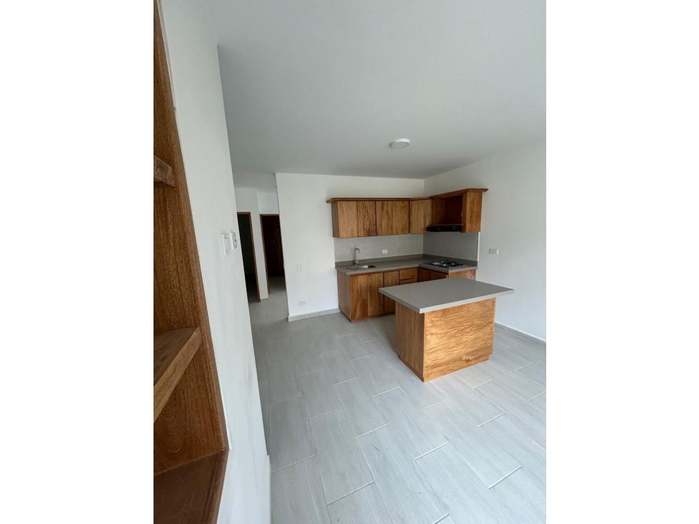 HERMOSO APARTAMENTO EN PRIMER NIVEL EN VENTA CARMEN-VIBORAL