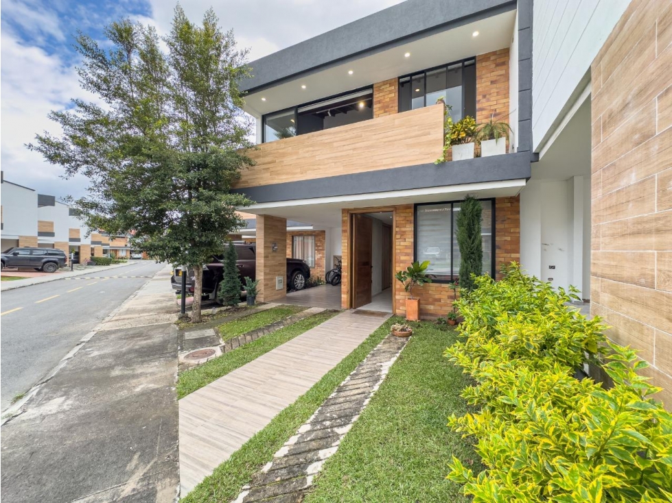 ENCANTADORA CASA EN VENTA LA CEJA — foto 2
