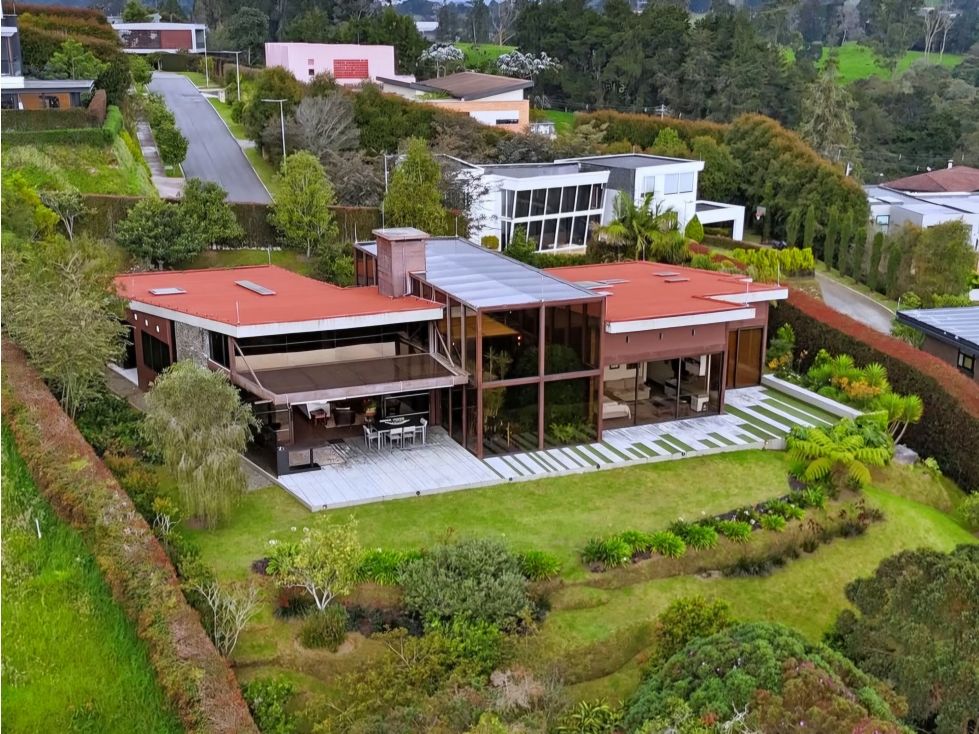 ENCANTADORA CASA EN VENTA ALTO DE PALMAS