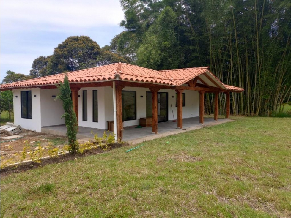 ESPECTACULAR CASA CAMPESTRE EN VENTA EN SANTUARIO - 2