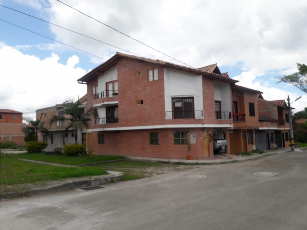 LINDOS LOTES URBANOS EN VENTA ESQUINEROS Y MEDIANEROS DE OPORTUNIDAD - 4