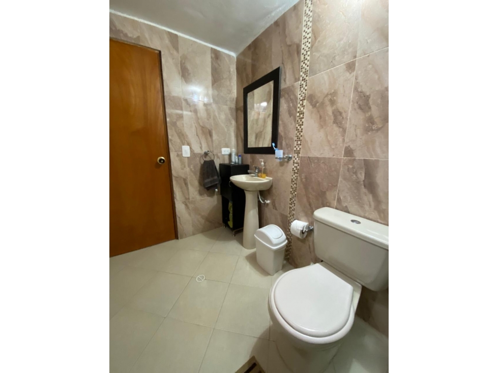 HERMOSO APARTAMENTO EN VENTA EN SEGUNDO PISO CON MANSARDA Ganga. — foto 5