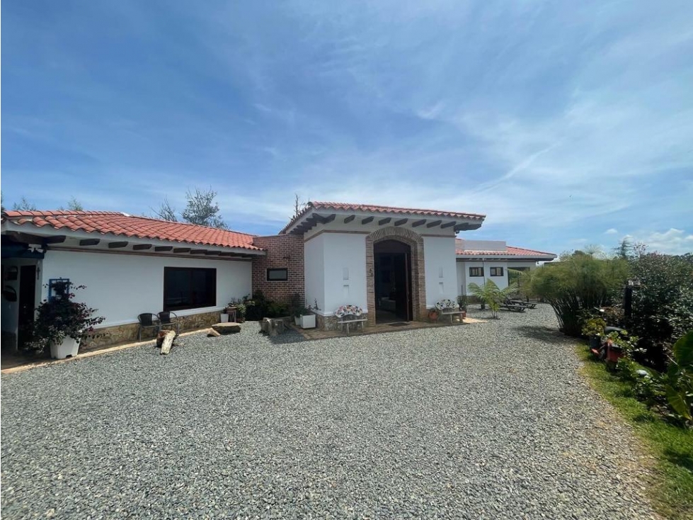 ENCANTADORA FINCA EN VENTA CERCA A SAN ANTONIO DE PEREIRA — foto 2