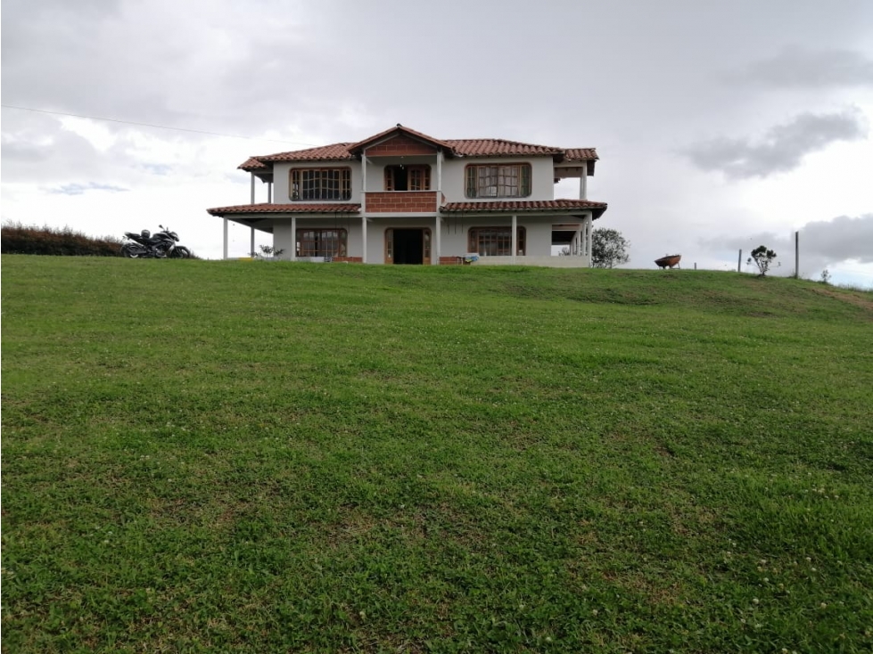 ENCANTADORA FINCA EN VENTA RIONEGRO