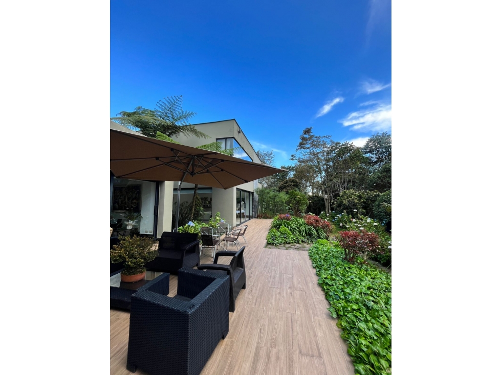 HERMOSA CASA EN VENTA ALTO DE LAS PALMAS MEDELLIN — foto 2
