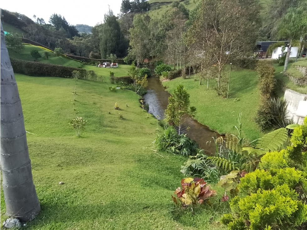 ENCANTADOR LOTE EN VENTA UBICADO EN PRESTIGIOSA PARCELACION RETIRO — foto 2