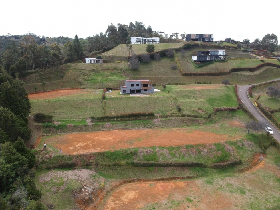 ENCANTADOR LOTE EN VENTA EN GUARNE — foto 2