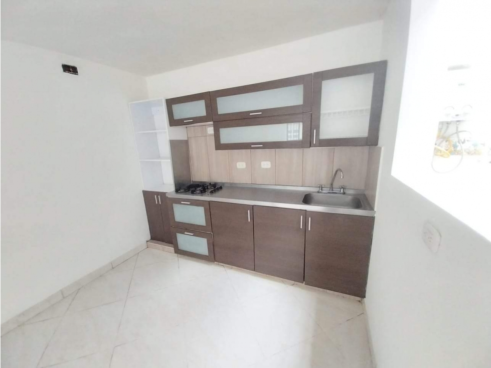 Oportunidad... HERMOSA CASA UNIFAMILIAR EN VENTA EL CARMEN DE VIBORAL — foto 2